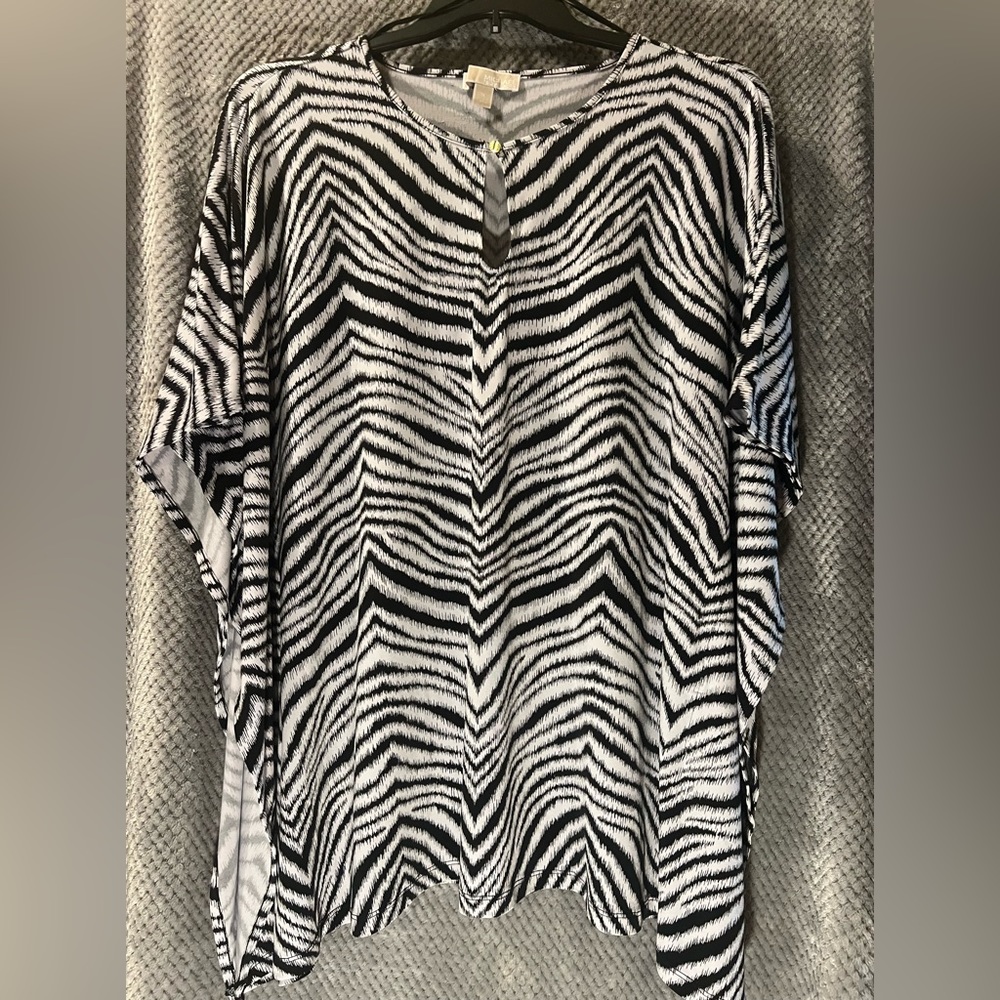 EUC Michael Michael Kors Black & White Zebra Stripe Poncho Dolman Top Size 1X